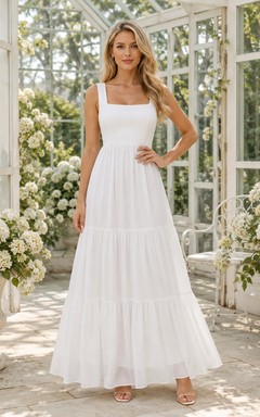 Weißes, romantisches Chiffon-Maxikleid mit eckigem Ausschnitt, Stufenrock und A-Linien-Schnitt