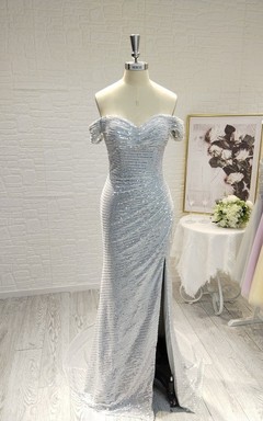 Silbernes, gerafftes Paillettenkleid mit Schlitz vorne und Herzausschnitt, formelles Ballkleid