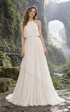 Vestido de novia sencillo de gasa con escote halter y cuello alto, corte en A y volantes.