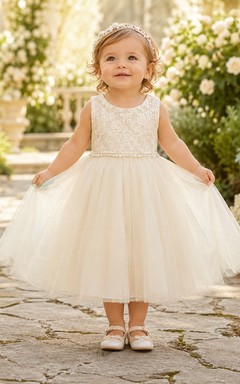 Robe de baptême bébé en tulle et tulle, sans manches, corsage en dentelle, coupe trapèze, longueur genou
