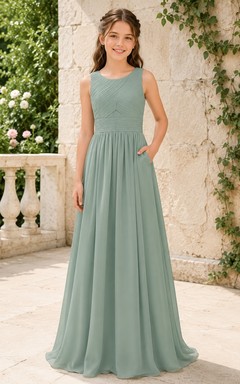 Vestido de dama de honor juvenil color celadón, corte en A, escote redondo, sin mangas, gasa, detalle de bolsillo, sencillo.