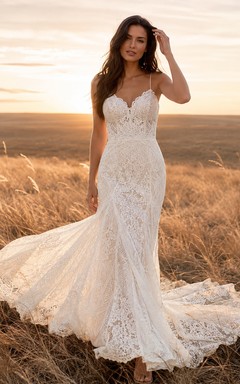 Brautkleid im Meerjungfrauen-Stil mit Herzausschnitt und goldenem Grasland-Muster für eine intime Hochzeit