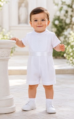 Katholisches weißes Kurzarm-Taufkleid mit hohem Kragen und Abnähern