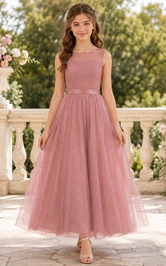 Vestido de dama de honor juvenil color rosa empolvado, corte en A, escote redondo, sin mangas, tul, detalle de lentejuelas, elegante.
