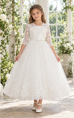 Vestido de niña de flores blanco de corte A, encaje y tul, largo hasta los tobillos, manga tres cuartos, estilo bolero, con lazo en la espalda.