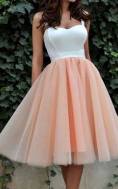 Vestido de gala de corte A, sin mangas, de satén y organza, con tirantes hasta la rodilla, ideal para fiestas de bienvenida.