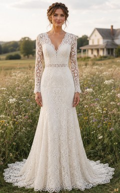 Robe de mariée champêtre en dentelle, coupe trapèze, col en V, manches longues, traîne chapelle