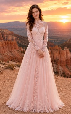 Brautkleid im Boho-Stil mit hohem Kragen, langen Ärmeln und Spitze