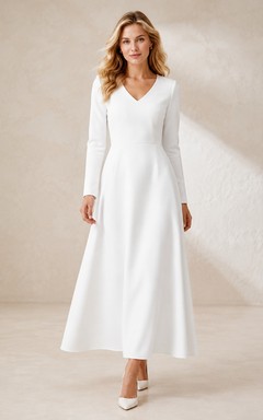 Vestido formal de satén de manga larga, escote en V sencillo, corte en A y largo hasta los tobillos.