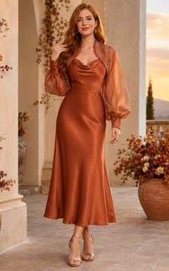Robe midi d'invitée en satin à col bénitier et manches transparentes, couleur papaye