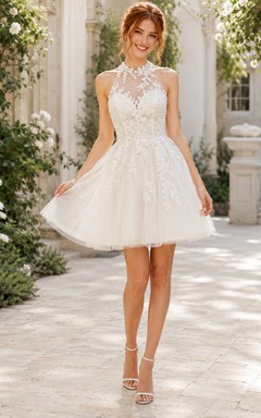 Robe de mariée mini trapèze en dentelle dos nu