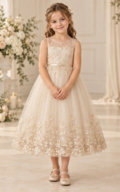 Teelanges champagnerfarbenes, blumengemustertes A-Linien-Kleid aus Tüll mit ärmellosem Illusion-Ausschnitt und Bordüre für Blumenmädchen