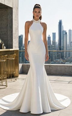 Vestido de novia minimalista de satén, estilo sirena, sin mangas, con escote halter y cola.