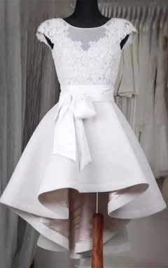 Robe de bal trapèze à manches courtes en satin et dentelle, coupe bateau asymétrique