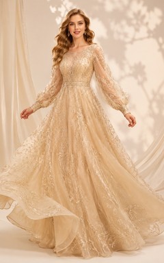 Vestido de novia largo hasta el suelo con cuello joya, mangas largas y corte en A, de tul con delicados pliegues.