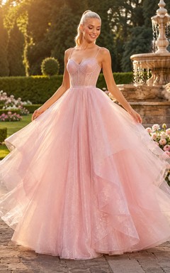 Rosafarbenes, schulterfreies Ballkleid mit Spitzenoberteil und Tüll