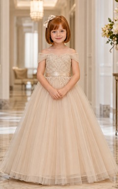 Blumenmädchenkleid aus champagnerfarbenem Tüll, A-Linie, schulterfrei, bodenlang
