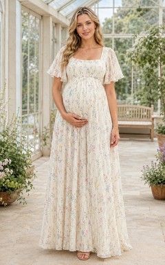 Robe de maternité crème à fleurs, col carré, manches papillon, coupe trapèze, longueur printemps