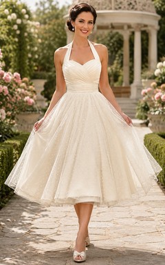 Vintage Teelänge Neckholder-Brautkleid mit Herzausschnitt, gepunktetem Tüll und Falten in A-Linie