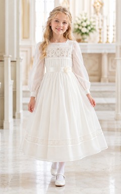 Langärmeliges, gerafftes Spitzenkleid mit Puffärmeln, Erbstück-Erbstück, Erstkommunionkleid