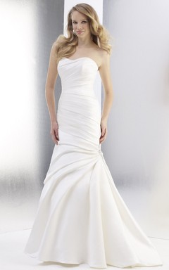 Mermaid Sweetheart Satin Wedding Dress With Ruching And Side Draping