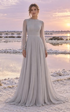 Vestido de novia sencillo y discreto de corte A en color gris acero con cuello joya, manga larga y cola de algodón voile.