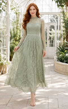 Robe d'invitée de jardin en dentelle sauge, col montant, manches longues, coupe trapèze, longueur thé
