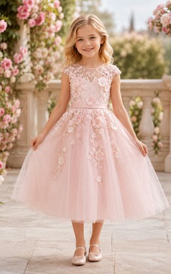 Vestido romántico de encaje y tul con corte en A para niña de las flores y mangas cortas.