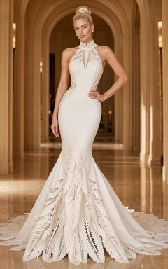 Meerjungfrauen-Hochzeitskleid mit hohem Kragen – ein elegantes Brautkleid