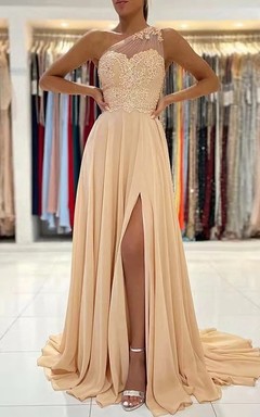 Lässiges, ärmelloses Chiffonkleid mit einem Schulterträger und vorderem Schlitz