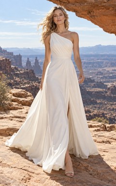 Vestido de novia sencillo de un solo hombro, sin mangas, con espalda drapeada, de crepé y corte en A, largo hasta el suelo.