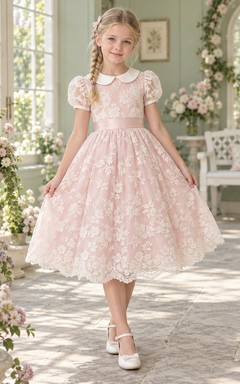 Vestido de niña de flores vintage rosa con estampado floral, corte en A, mangas abullonadas y cuello Peter Pan, hasta la rodilla.