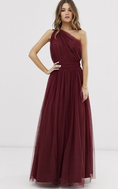 Robe de demoiselle d'honneur bordeaux en tulle asymétrique, dos nu et froncée