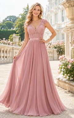 Romantisches, bodenlanges Chiffonkleid in Altrosa mit V-Ausschnitt und Spitze in A-Linie