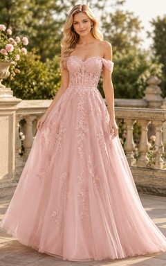 Perlmuttrosa schulterfreies, kurzärmeliges Tüll-Ballkleid, bodenlang, mit Blumenmuster