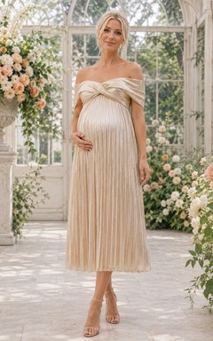 Vestido de maternidad de gasa color champán intenso, sin mangas, con escote Bardot y corte en A, largo hasta la rodilla