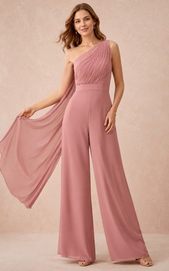 Moderner Abend-Jumpsuit aus Chiffon in Altrosa mit One-Shoulder-Ausschnitt, Cape-Drapierung und weitem Bein