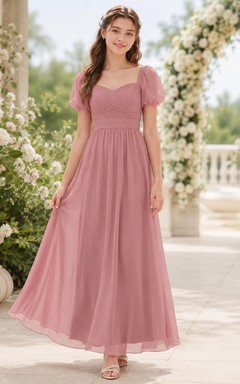 Vestido de dama de honor juvenil color rosa empolvado, corte en A, escote corazón, manga corta, falda abullonada/globo plisada, estilo romántico.