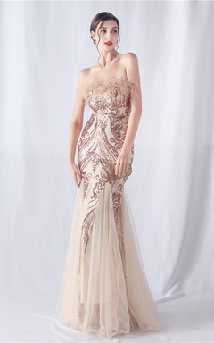 Vestido de noche de malla con lentejuelas y top palabra de honor con estampado de plumas de avestruz y flores para bodas y reuniones.