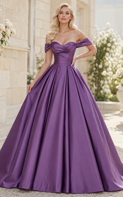 Robe de bal plissée en satin couleur raisin, épaules dénudées et traîne courte