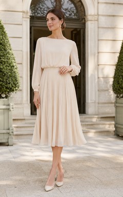 Robe de mariée fluide en mousseline plissée à col montant et manches longues style poète, style maison de thé, col montant