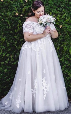 Lässiges, schulterfreies A-Linien-Brautkleid aus Tüll mit Applikationen