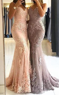 Ballkleid aus Spitze und Tüll, schulterfrei, kurze Ärmel, Reißverschluss