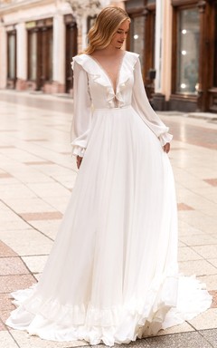 Robe de mariée vintage en mousseline de soie, coupe trapèze, col en V, traîne courte et fronces