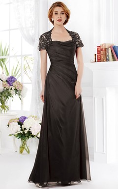 Robe de mère de la mariée à manches courtes et longue jusqu'au sol, ornée de perles et de fronces