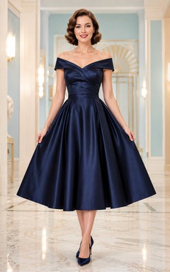 Dunkelblaues, schulterfreies, plissiertes Vintage-Tee-Cocktailkleid aus Satin mit Kappe