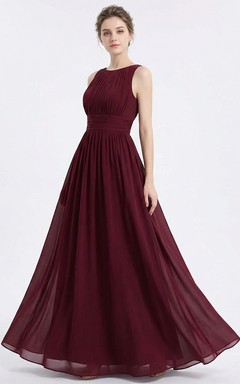 Vestido largo de gasa sin mangas con corte en A y detalle de vendaje