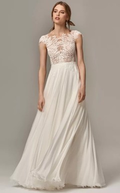 Vestido de novia vintage color marfil, de gasa, corte recto, con mangas cortas y top de encaje.