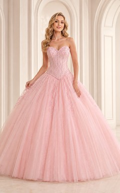 Vestido de princesa de lujo rosa rubor sin tirantes con escote corazón y cintura baja, con brillos, ideal para quinceañeras.