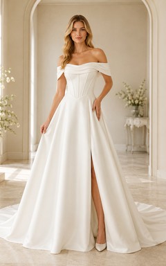 Brautkleid aus Satin in A-Linie, schulterfrei, kurze Ärmel, Kapellenschleppe mit Schlitz